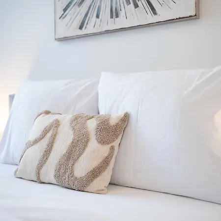 Apartmán Uno - Nordic Chic & Views Bratislava